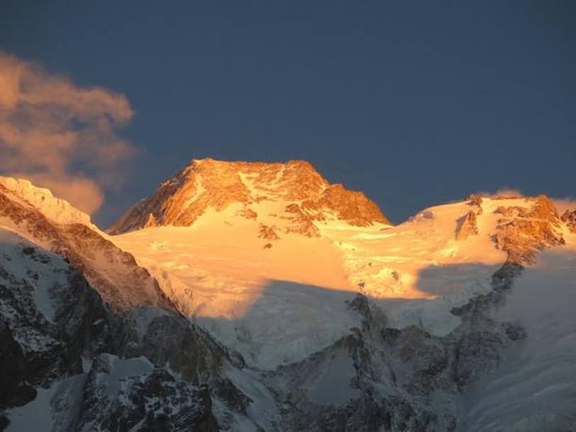 1. Raggio di sole sul Nanga Parbat: la montagna nuda in lingua urdu